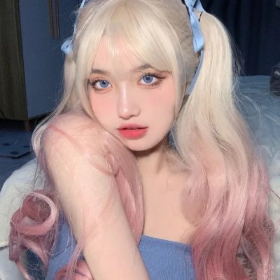 色肉毒蝎女
