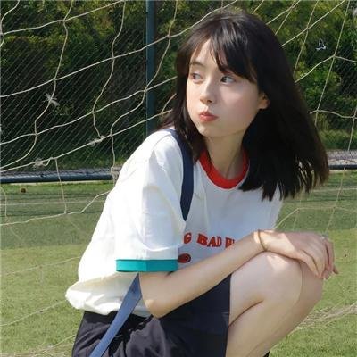 拿针的女孩